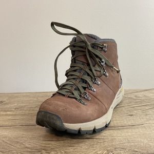 Danner Dry Vibram Men's Mountain 600 4.5" WP Hiking Boot size 7 (Women's 8.5)